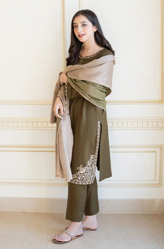 LAWN 3 Piece Embroidered Suit (Article 38)