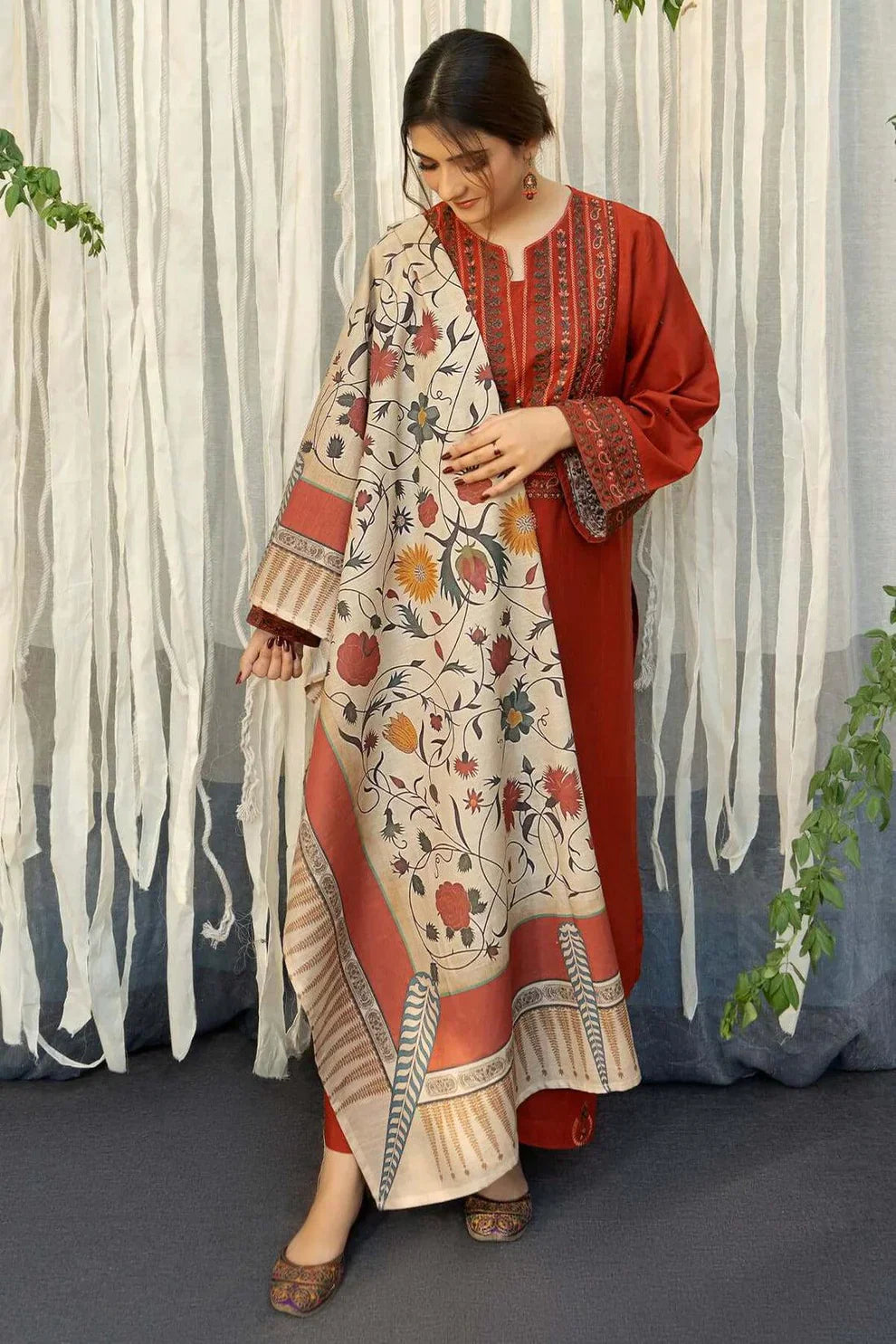 LAWN  3-Piece Embroidered Suit