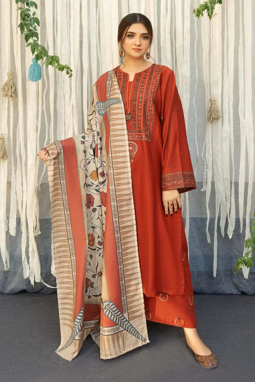 LAWN  3-Piece Embroidered Suit